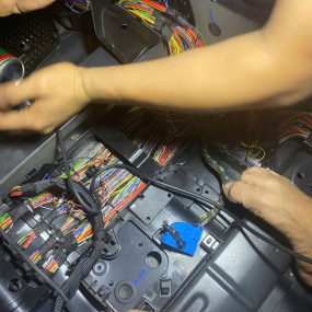 SỬA CHỮA ĐIỆN THÂN XE HỘP ĐIỆN