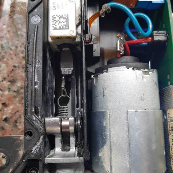 SỬA CHỮA HỆ THỐNG ĐIỆN THÂN XE