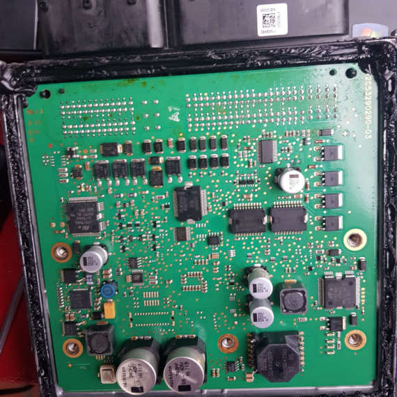 HỘP ECU ĐỘNG CƠ