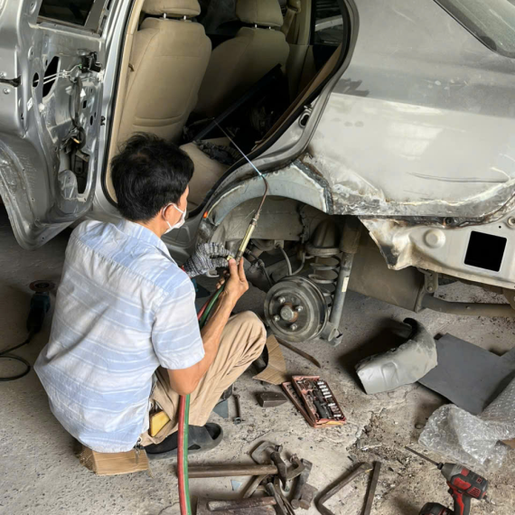 LÀM ĐỒNG PHỤC HỒI XE TAI NẠN